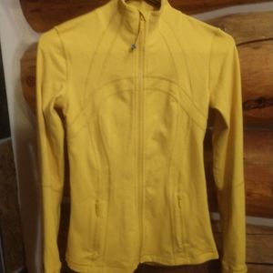 Lululemon define full zip honeycomb yellow athletic jacket.
